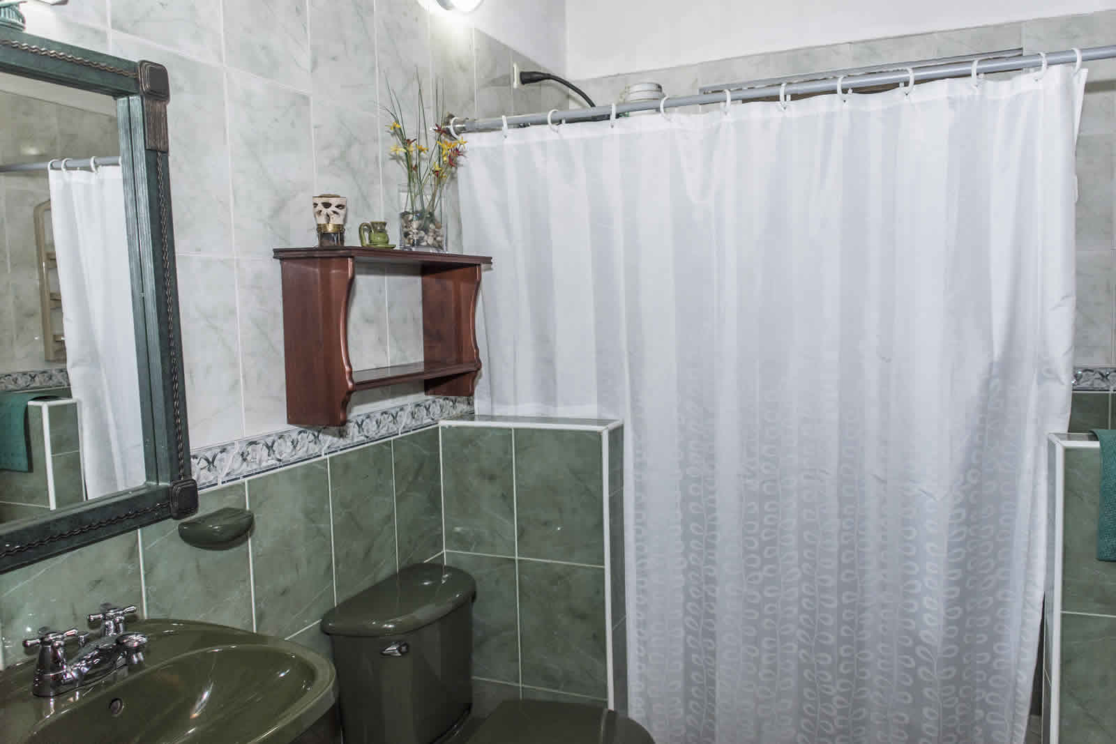 Baño auxiliar casa El Pino en Villa de Leyva