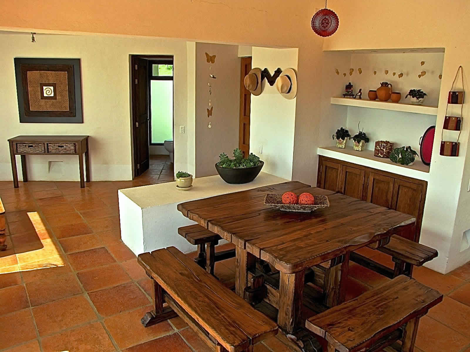 Comedor casa del viento en Villa de Leyva