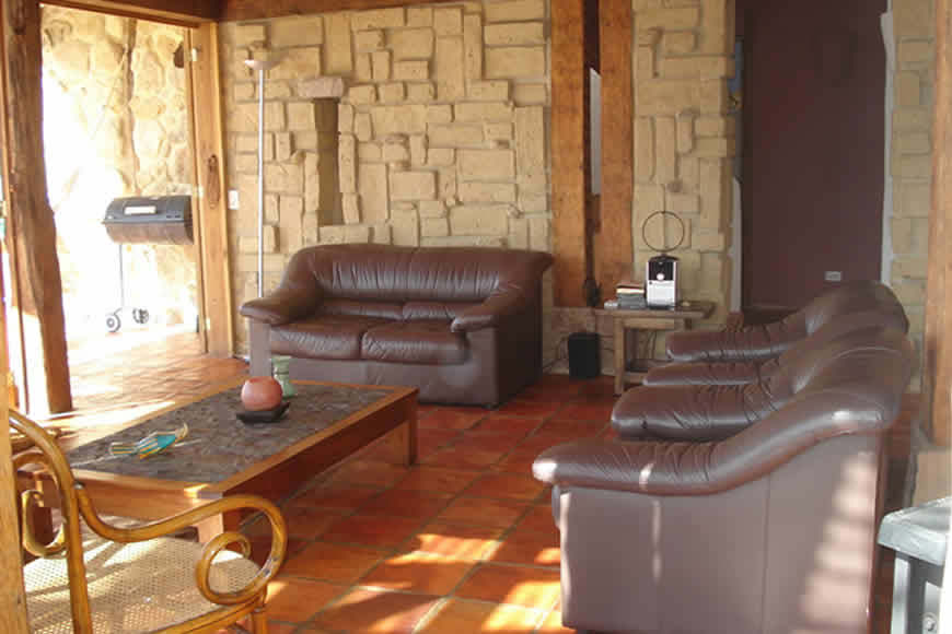 Sala casa San Juan de Luz en Villa de Leyva
