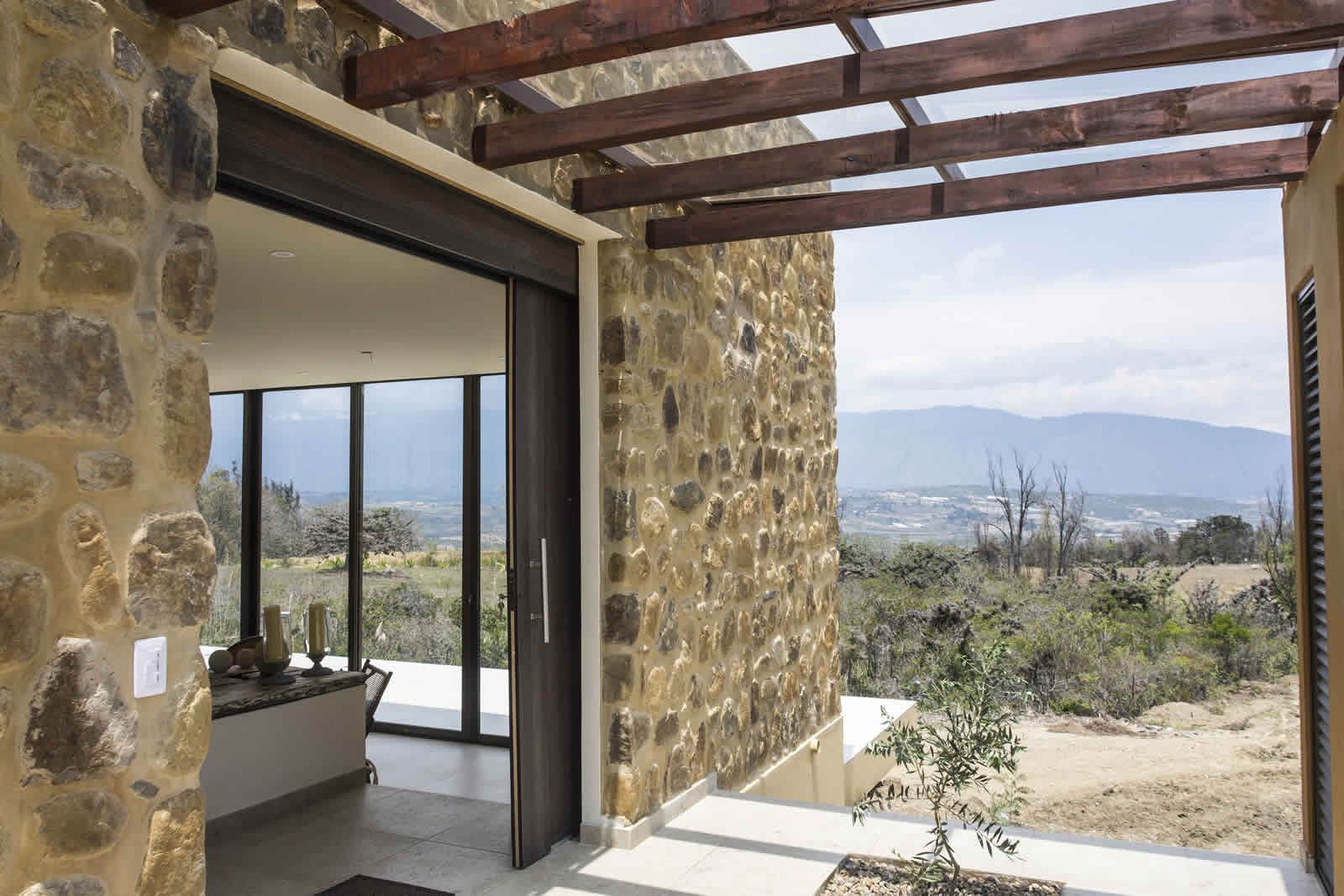 Entrada de la casa ecce homo en Villa de Leyva