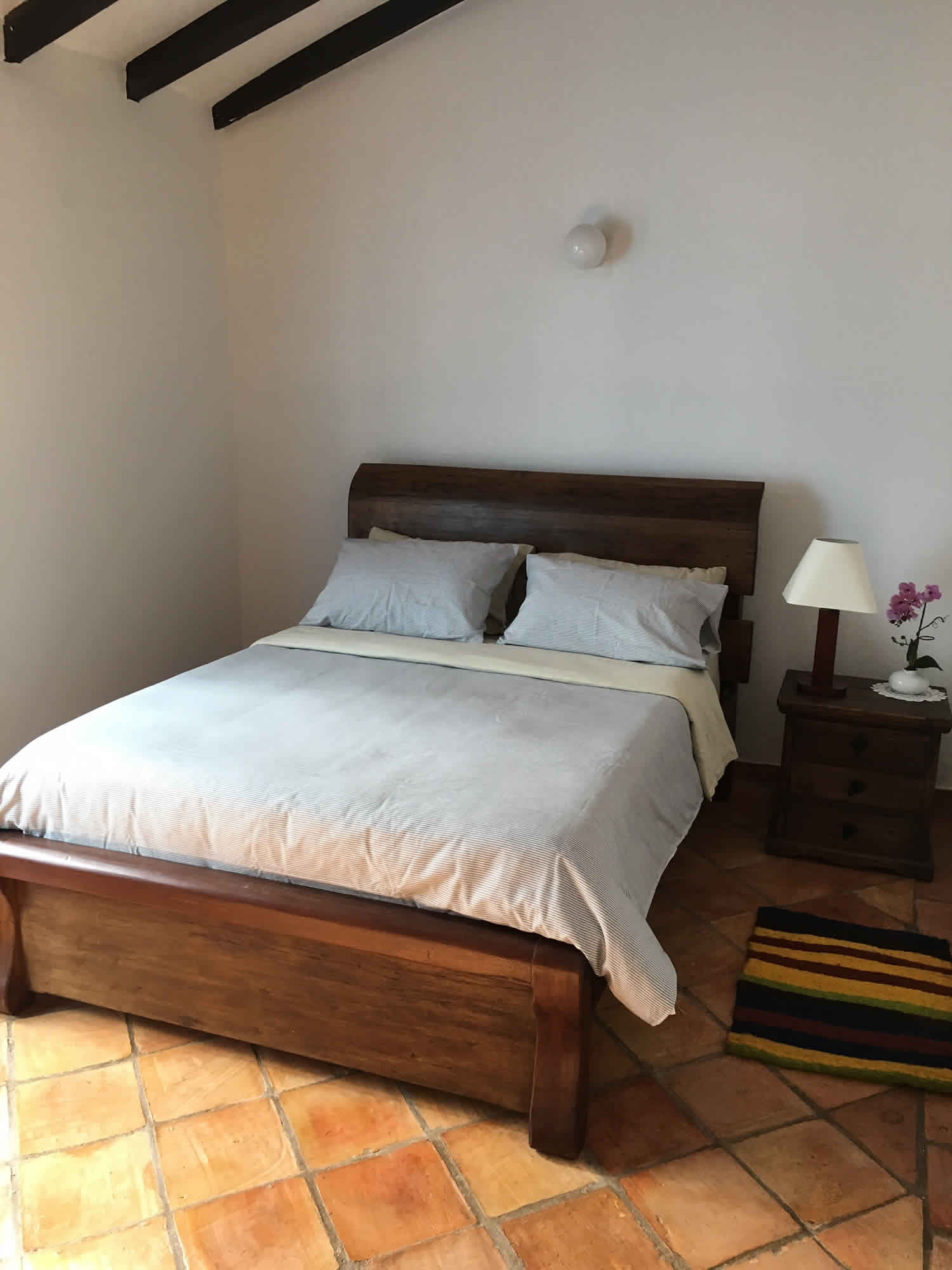 Alquiler Casa Azul en Villa de Leyva Escalera habitación 2