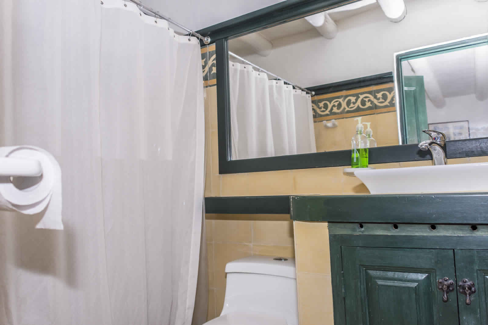 Alquiler casa Tulato Villa de Leyva baño habitación principal