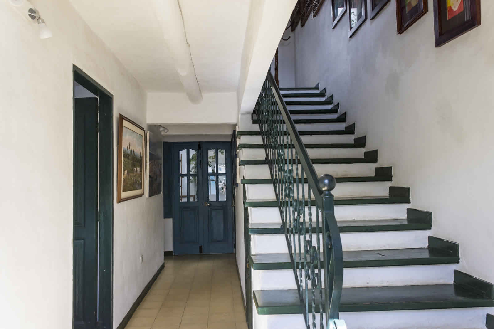 Alquiler casa Tulato Villa de Leyva pasillo de entrada